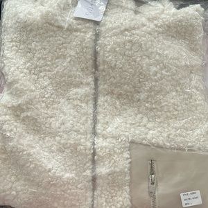Aemi + Co new in bag CREAM ONLY Sherpa jacket with leather details. Size large.